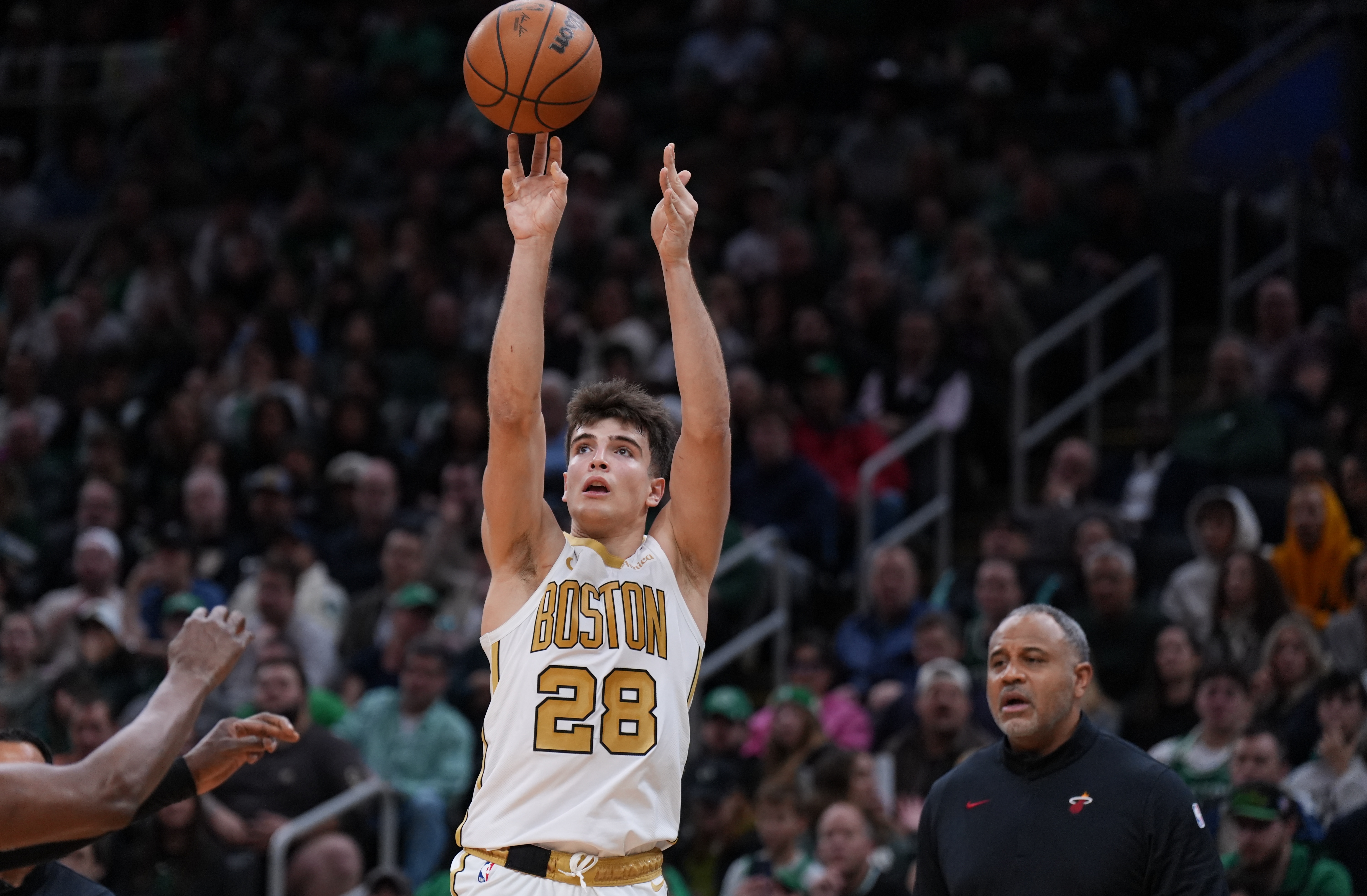 博鱼体育在线-命中绝平三分！布朗：冈萨雷斯打得很棒 对他和球队都是重要时刻